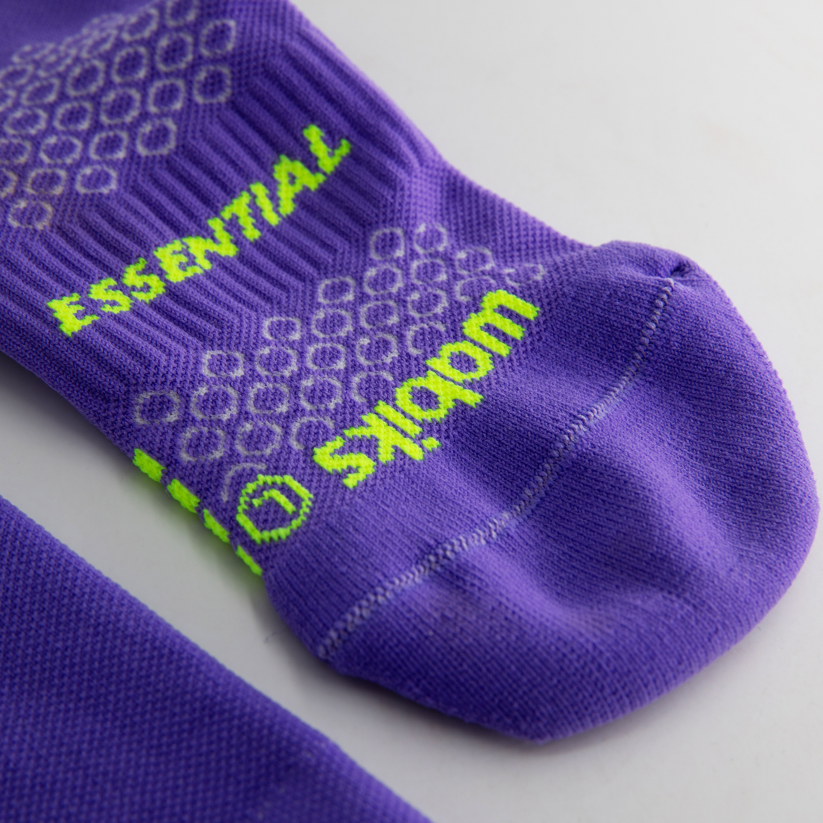 Essential Morado