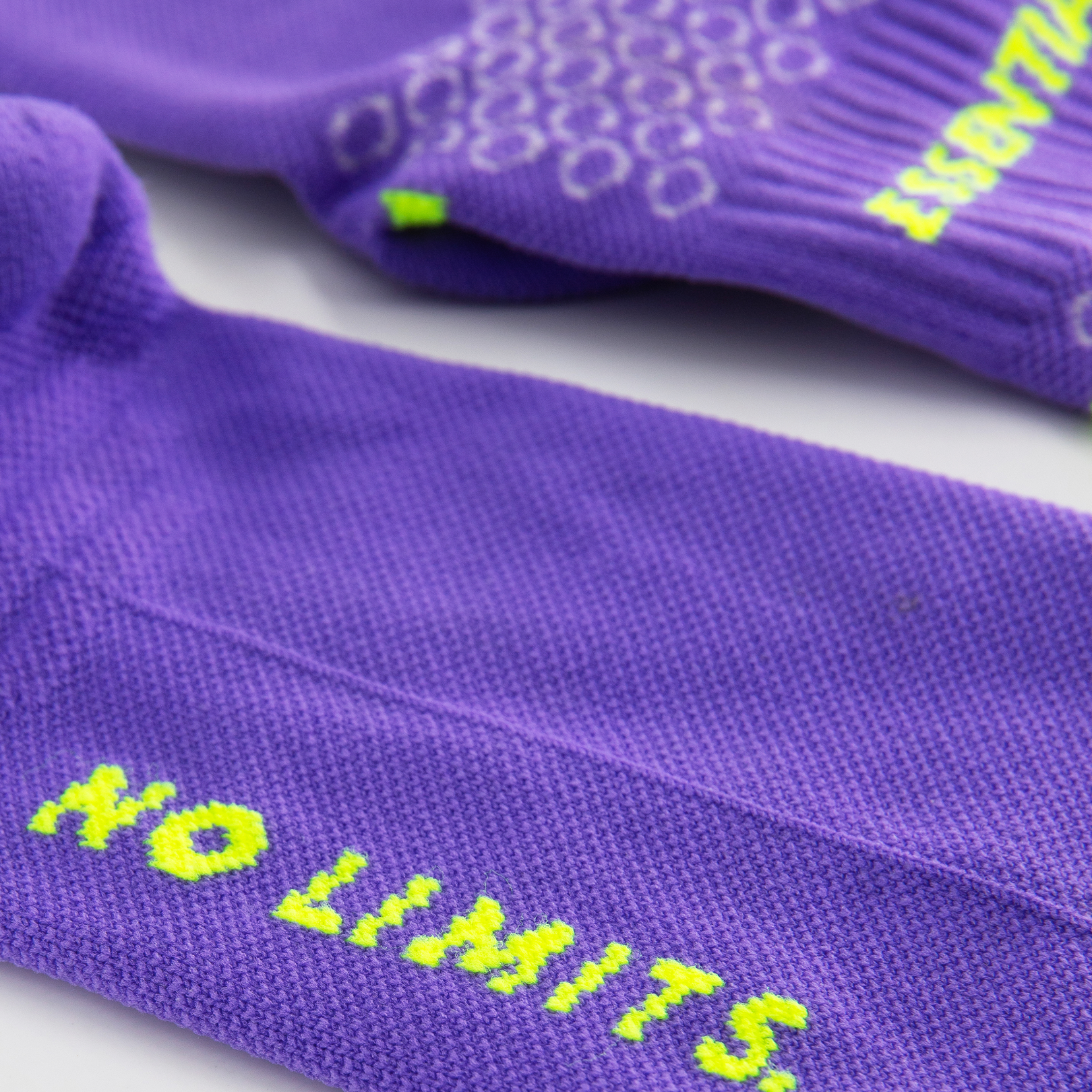 Essential Morado